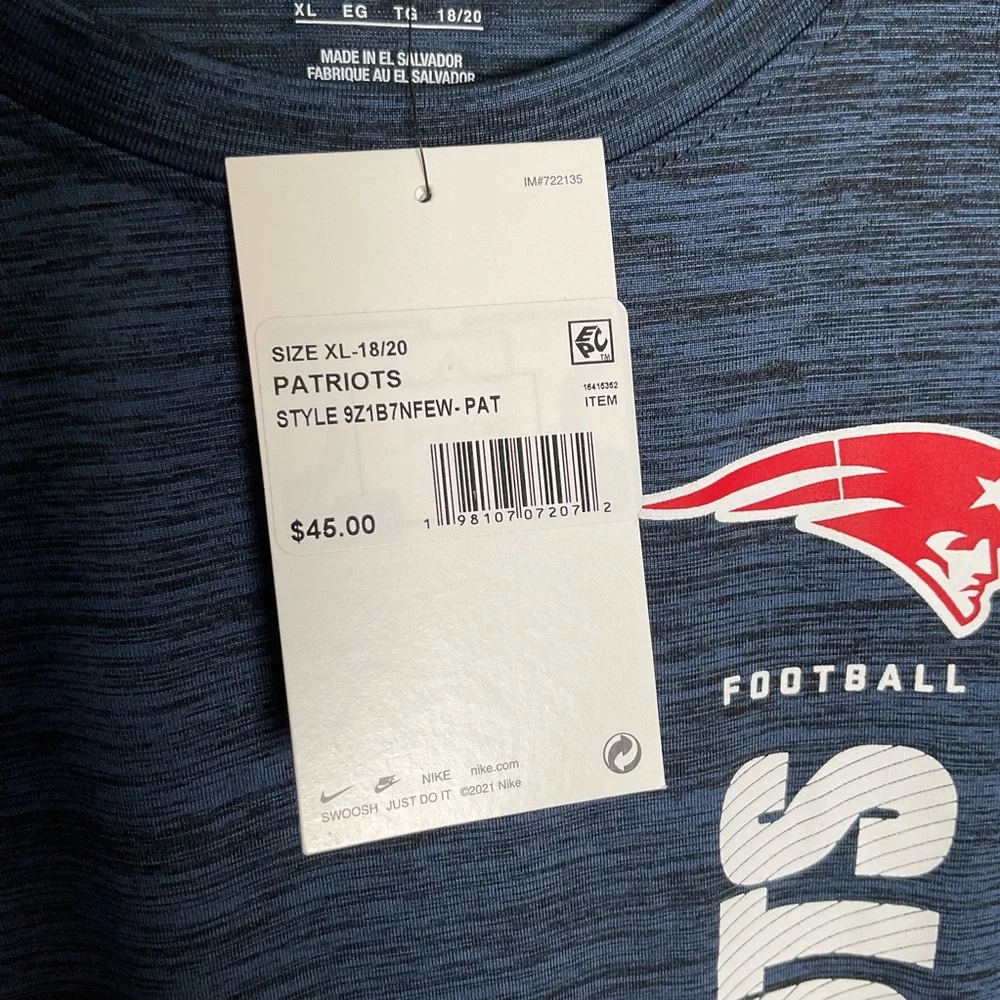 Nike‎ youth New England Patriots on field apparel long sleeve dry fit Tee XL NWT